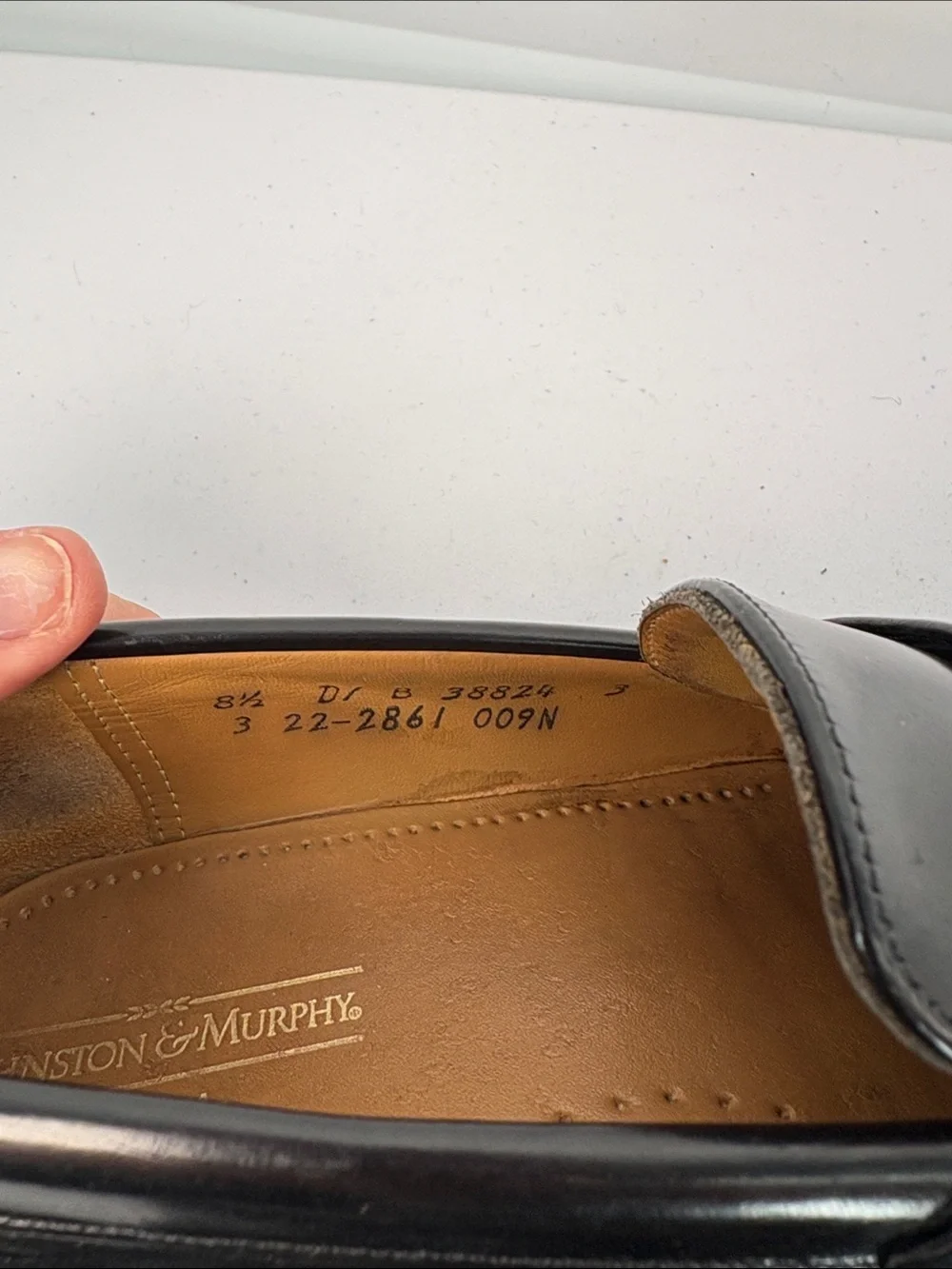 🦢 Johnston & Murphy Black Leather Penny Loafers